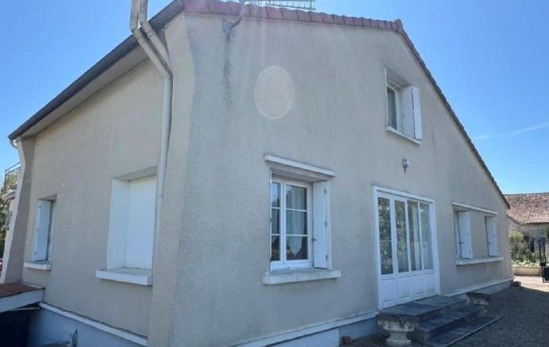 AGENCE TIC RUFFEC : Maison / Villa | RUFFEC (16700) | 147 m2 | 180 800 &euro; 