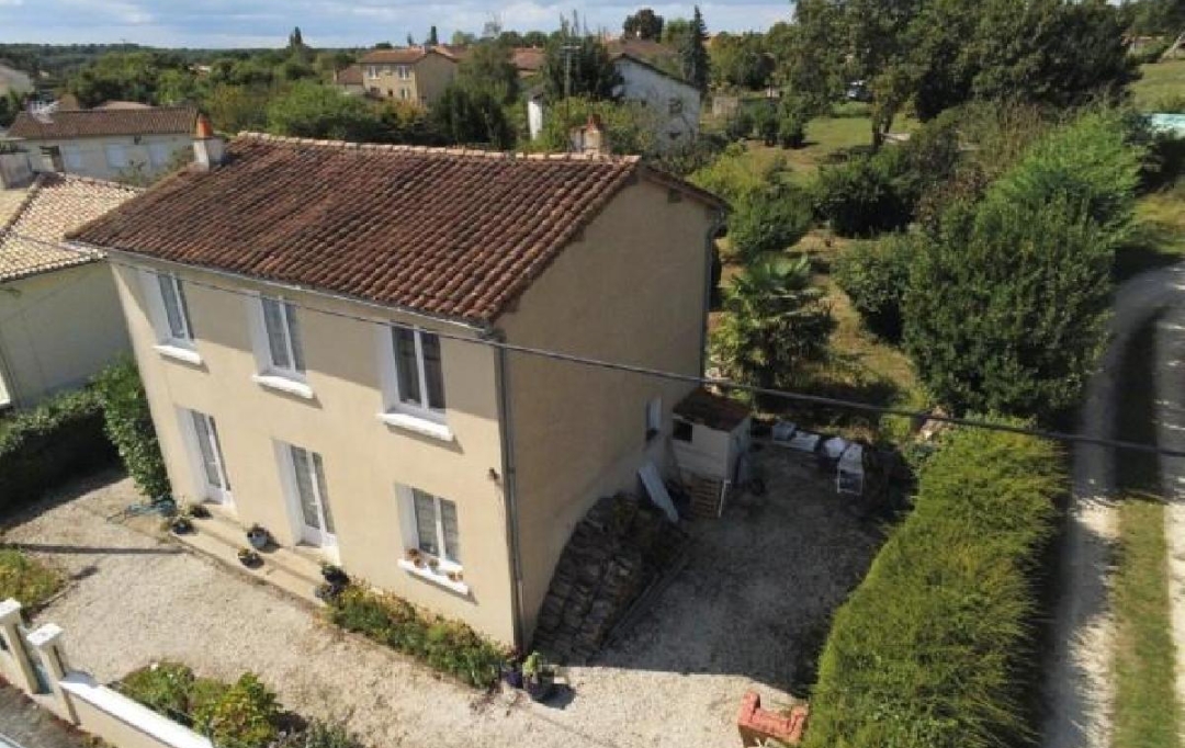 AGENCE TIC RUFFEC : Maison / Villa | CHARROUX (86250) | 96 m2 | 99 950 &euro; 