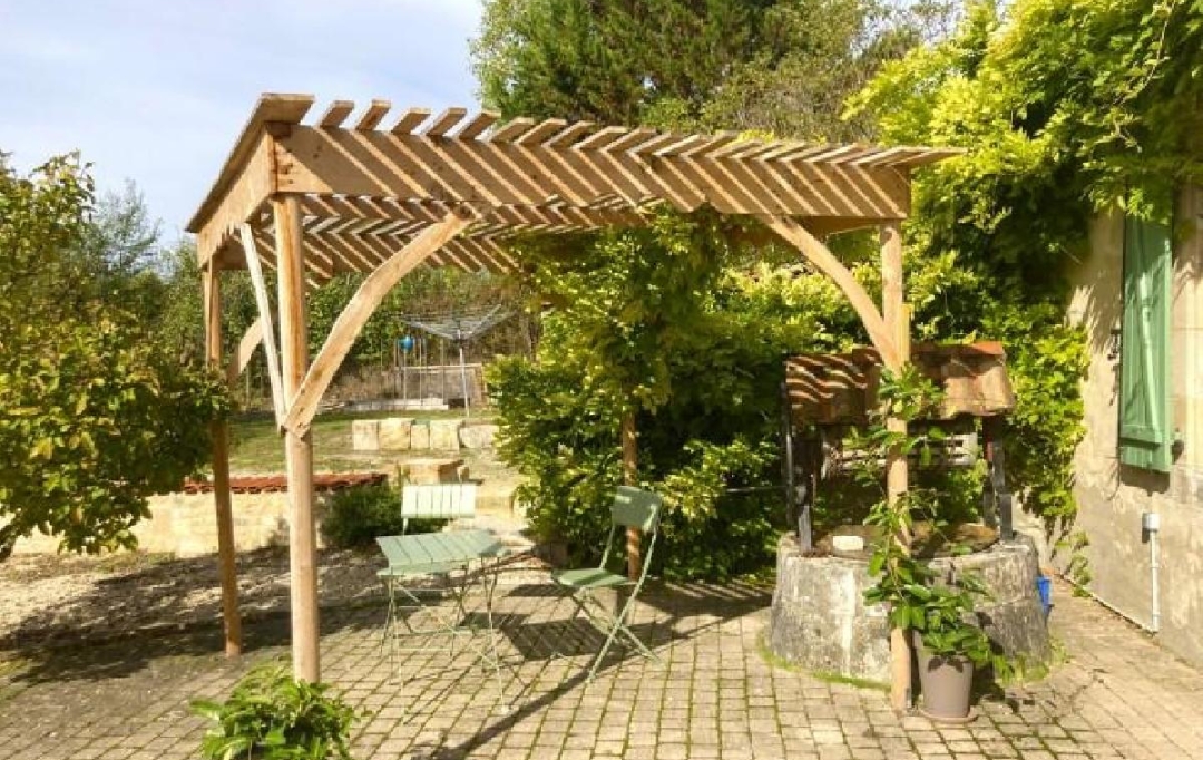 AGENCE TIC RUFFEC : House | RUFFEC (16700) | 297 m2 | 460 000 € 