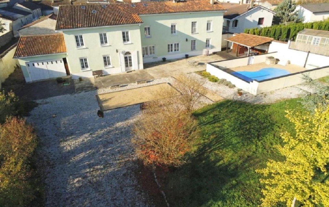 AGENCE TIC RUFFEC : Maison / Villa | AIGRE (16140) | 302 m2 | 442 000 &euro; 
