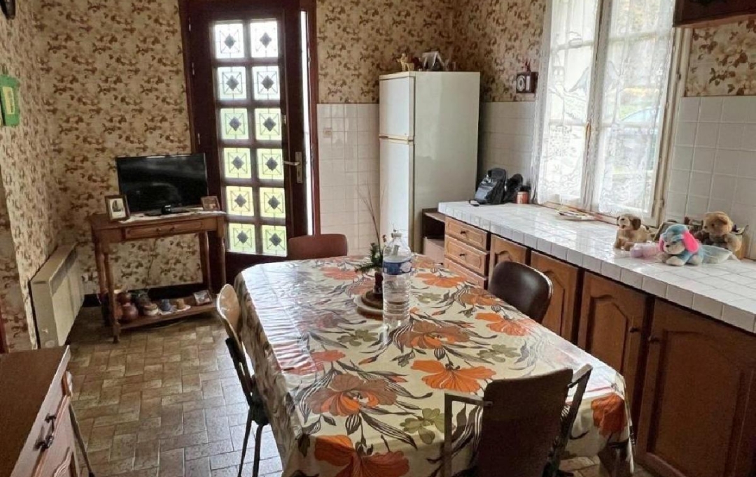 AGENCE TIC RUFFEC : Maison / Villa | NANTEUIL-EN-VALLEE (16700) | 112 m2 | 115 000 € 