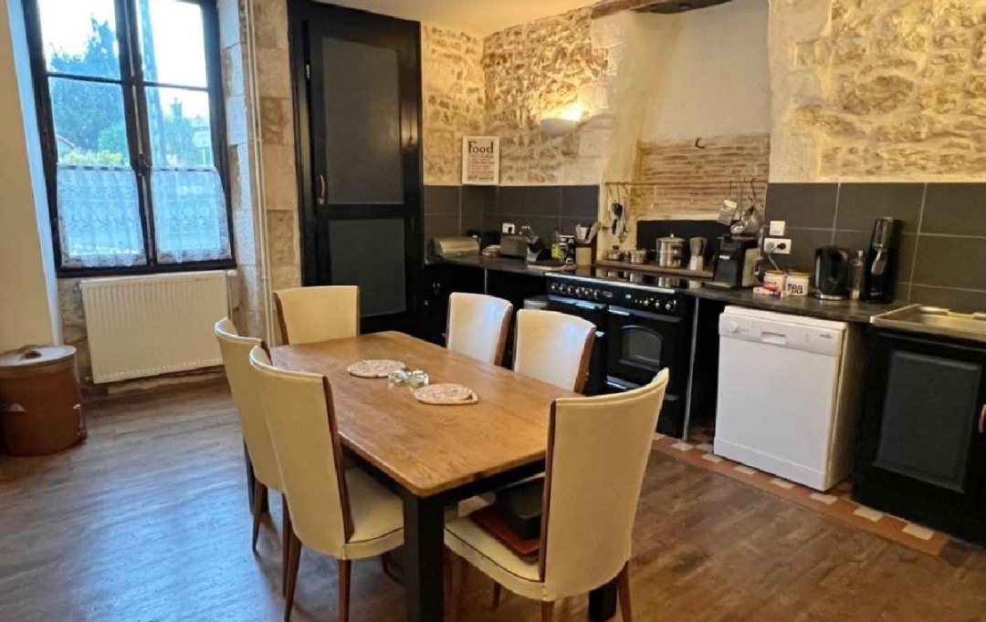 AGENCE TIC RUFFEC : Maison / Villa | CIVRAY (86400) | 201 m2 | 196 800 € 