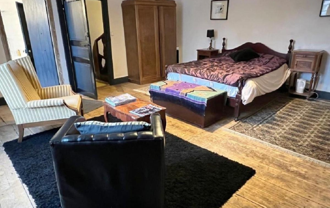 AGENCE TIC RUFFEC : Maison / Villa | CIVRAY (86400) | 201 m2 | 196 800 € 