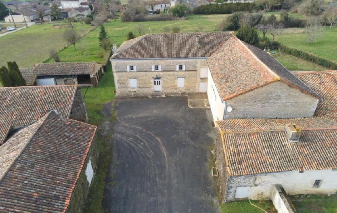AGENCE TIC RUFFEC : Maison / Villa | VILLEFAGNAN (16240) | 210 m2 | 202 000 € 