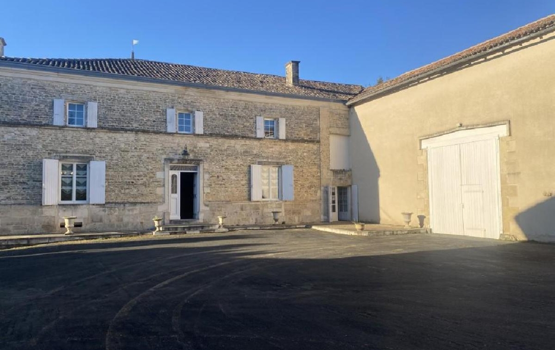 AGENCE TIC RUFFEC : Maison / Villa | VILLEFAGNAN (16240) | 210 m2 | 202 000 € 