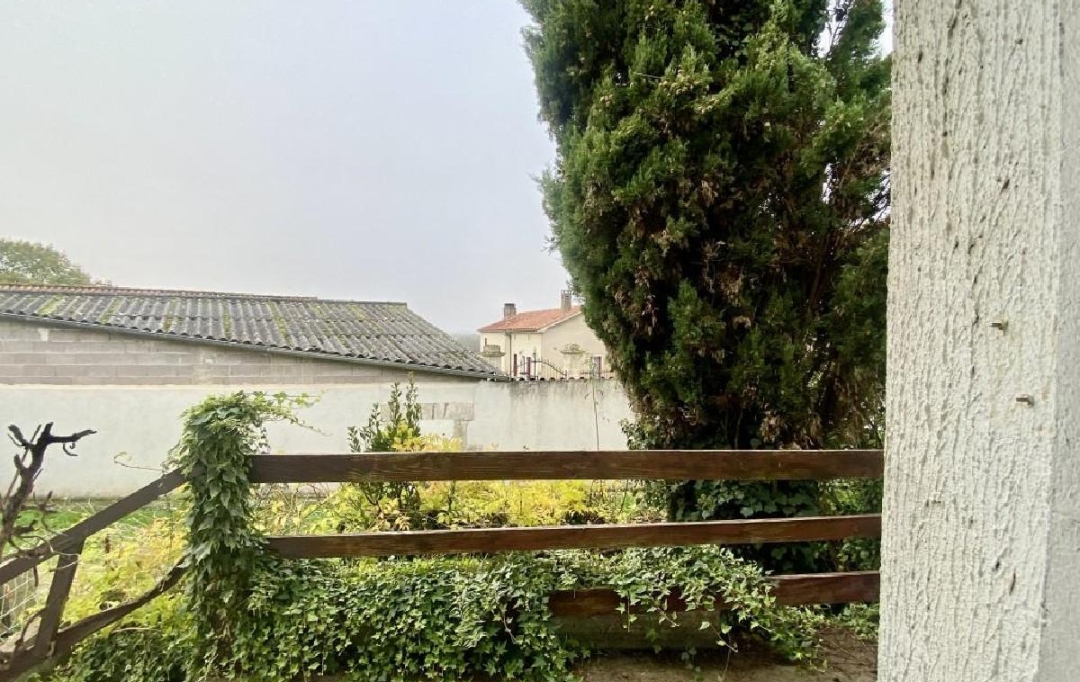 AGENCE TIC RUFFEC : Maison / Villa | AUNAC (16460) | 74 m2 | 45 000 &euro; 