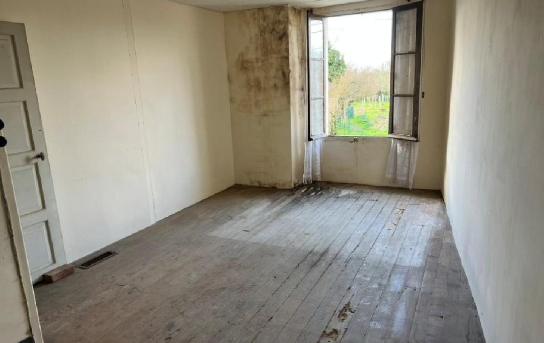 AGENCE TIC RUFFEC : Maison / Villa | CHAMPAGNE-MOUTON (16350) | 70 m2 | 15 000 € 
