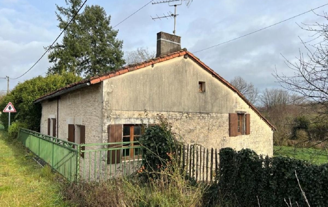 AGENCE TIC RUFFEC : Maison / Villa | RUFFEC (16700) | 103 m2 | 75 000 € 