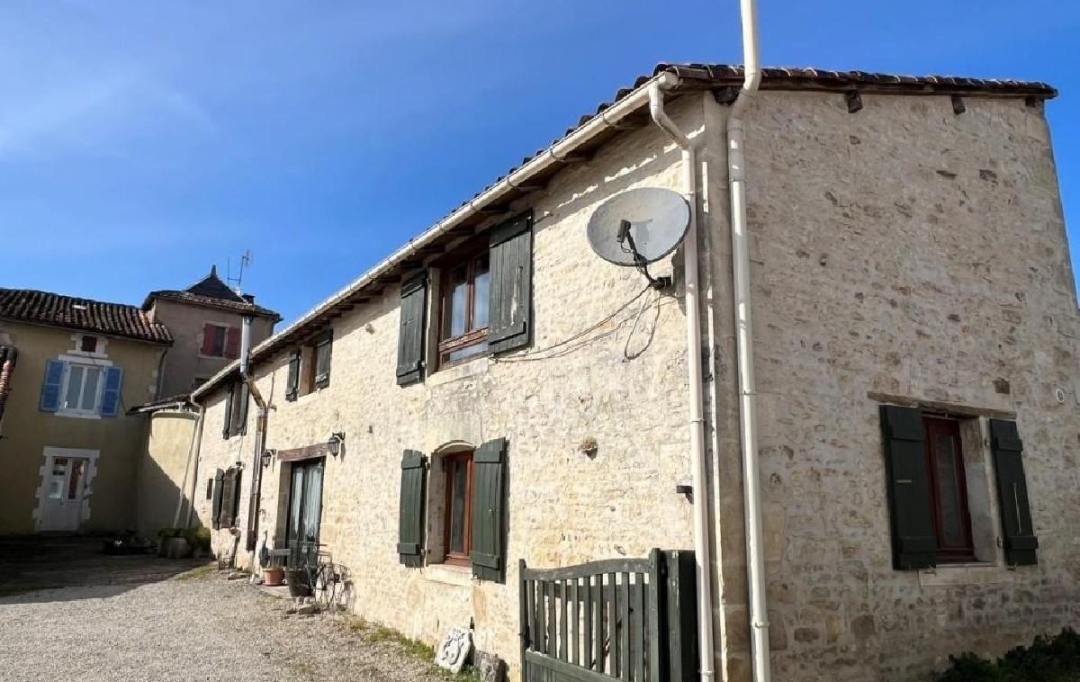 AGENCE TIC RUFFEC : Maison / Villa | SAINT-CLAUD (16450) | 312 m2 | 141 925 &euro; 