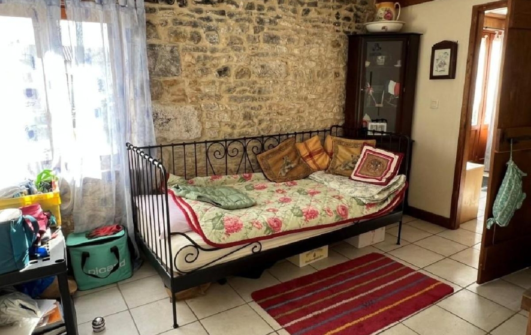 AGENCE TIC RUFFEC : Maison / Villa | SAINT-CLAUD (16450) | 312 m2 | 141 925 &euro; 