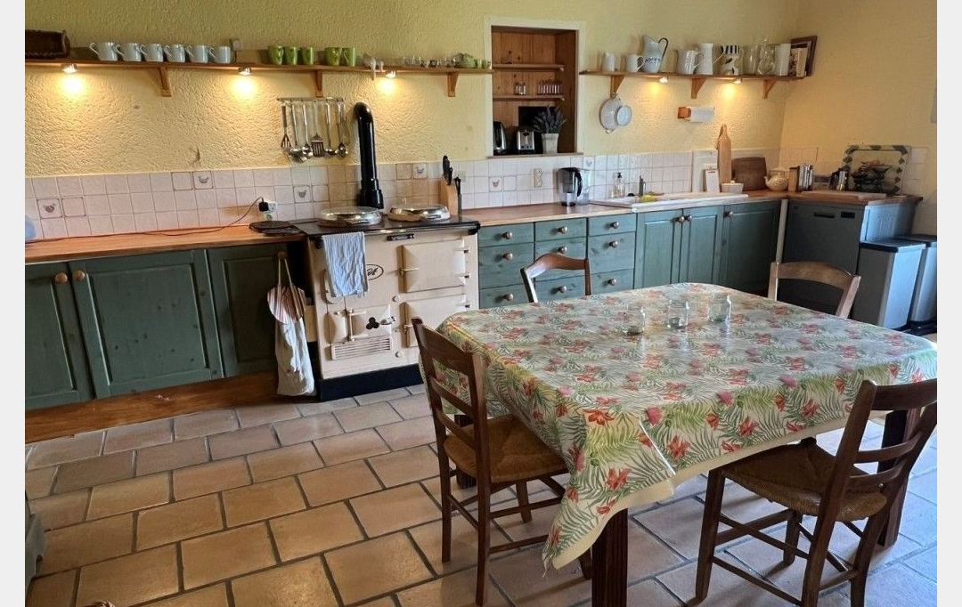 AGENCE TIC RUFFEC : Maison / Villa | CHAMPAGNE-MOUTON (16350) | 280 m2 | 336 800 € 