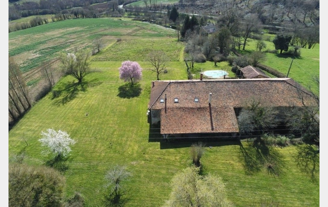 AGENCE TIC RUFFEC : Maison / Villa | CHAMPAGNE-MOUTON (16350) | 280 m2 | 336 800 € 