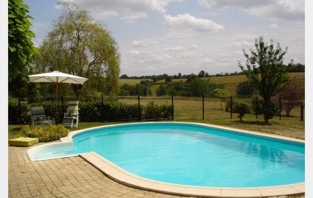 AGENCE TIC RUFFEC : Maison / Villa | CHAMPAGNE-MOUTON (16350) | 280 m2 | 336 800 € 
