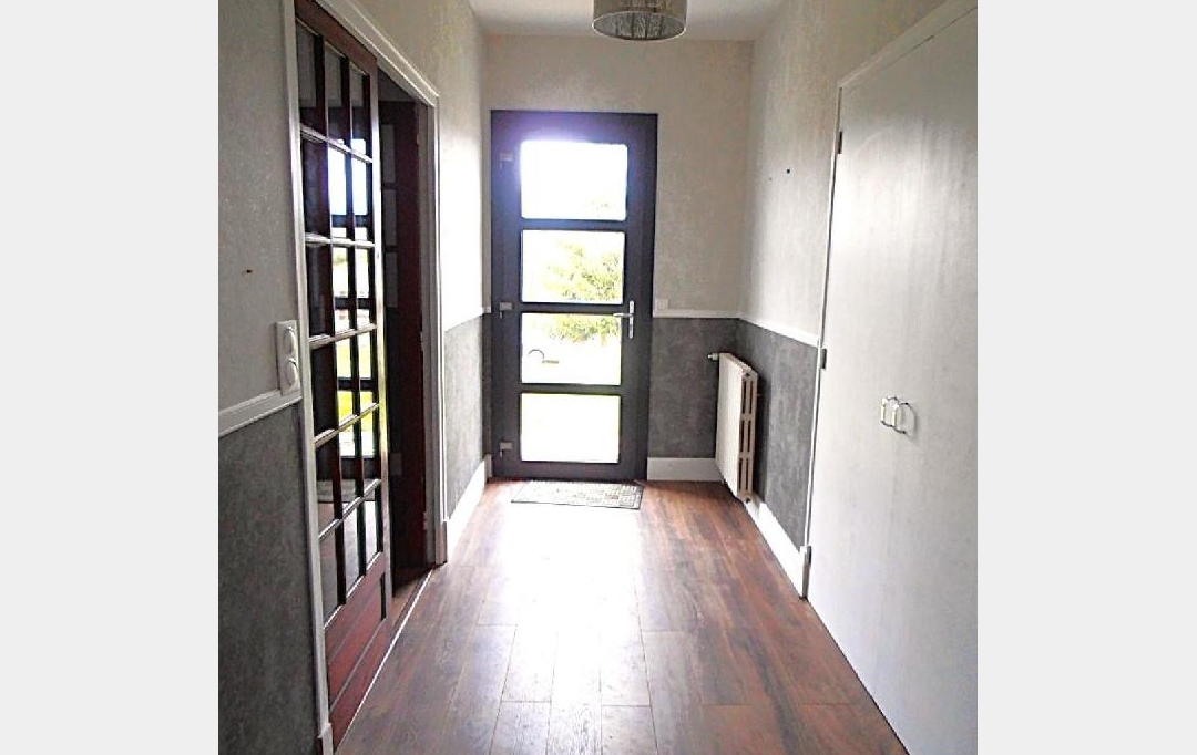 AGENCE TIC RUFFEC : Maison / Villa | CIVRAY (86400) | 113 m2 | 185 000 € 