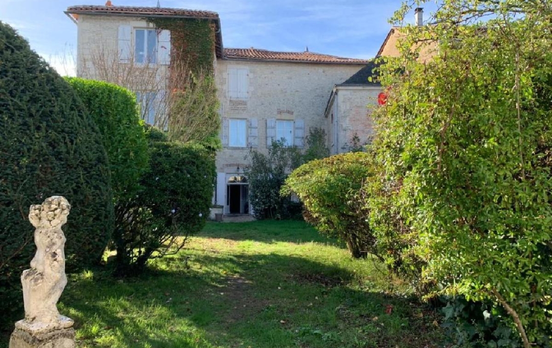AGENCE TIC RUFFEC : Maison / Villa | RUFFEC (16700) | 455 m2 | 449 000 € 