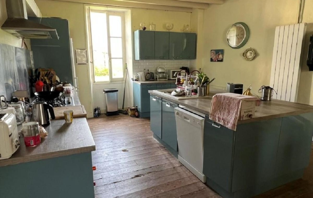 AGENCE TIC RUFFEC : Maison / Villa | RUFFEC (16700) | 187 m2 | 223 400 € 