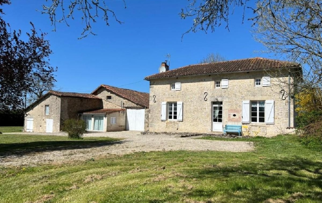 AGENCE TIC RUFFEC : Maison / Villa | CHARROUX (86250) | 104 m2 | 196 800 € 