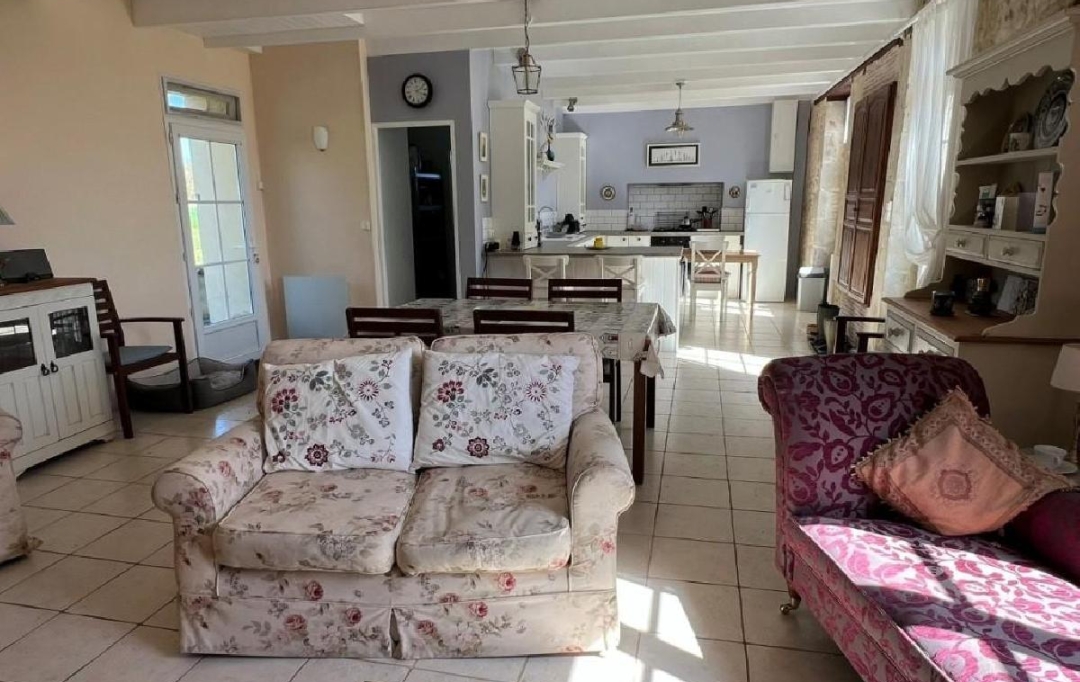 AGENCE TIC RUFFEC : Maison / Villa | CHARROUX (86250) | 104 m2 | 196 800 € 