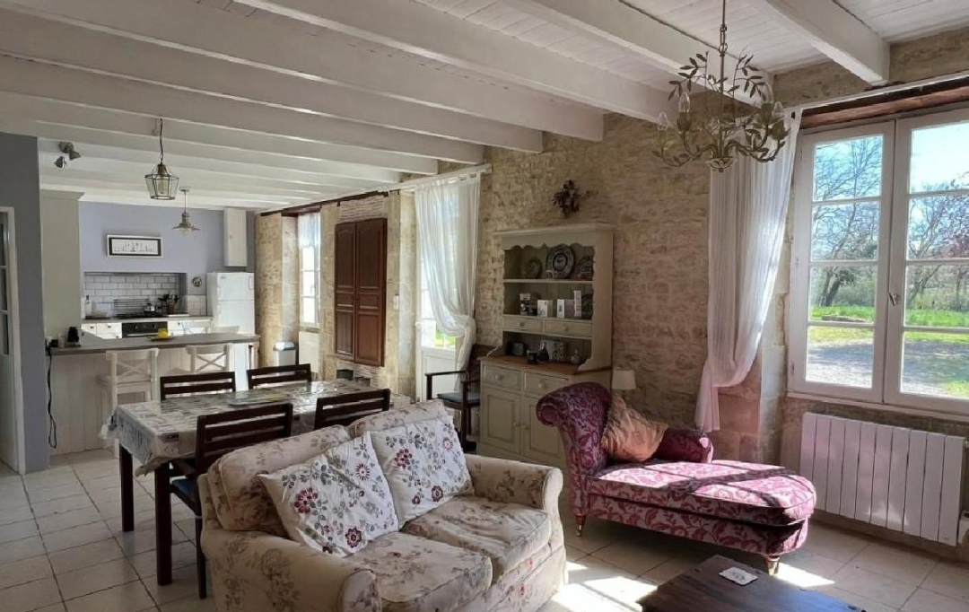 AGENCE TIC RUFFEC : Maison / Villa | CHARROUX (86250) | 104 m2 | 196 800 € 