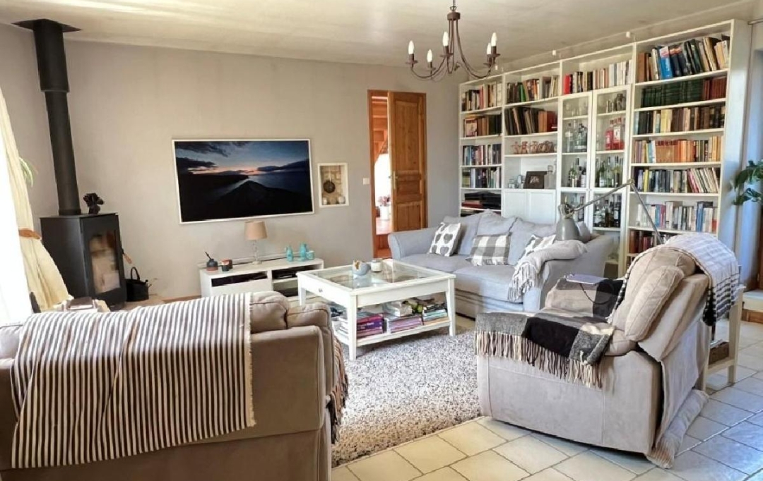 AGENCE TIC RUFFEC : Maison / Villa | RUFFEC (16700) | 228 m2 | 295 785 € 