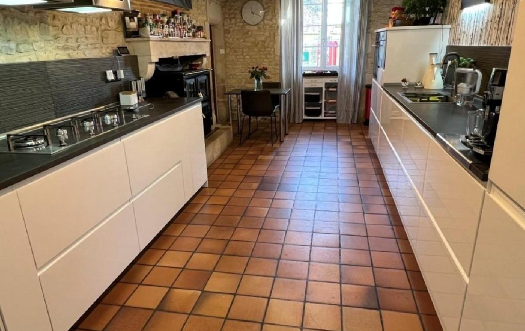 AGENCE TIC RUFFEC : Maison / Villa | RUFFEC (16700) | 218 m2 | 236 800 € 