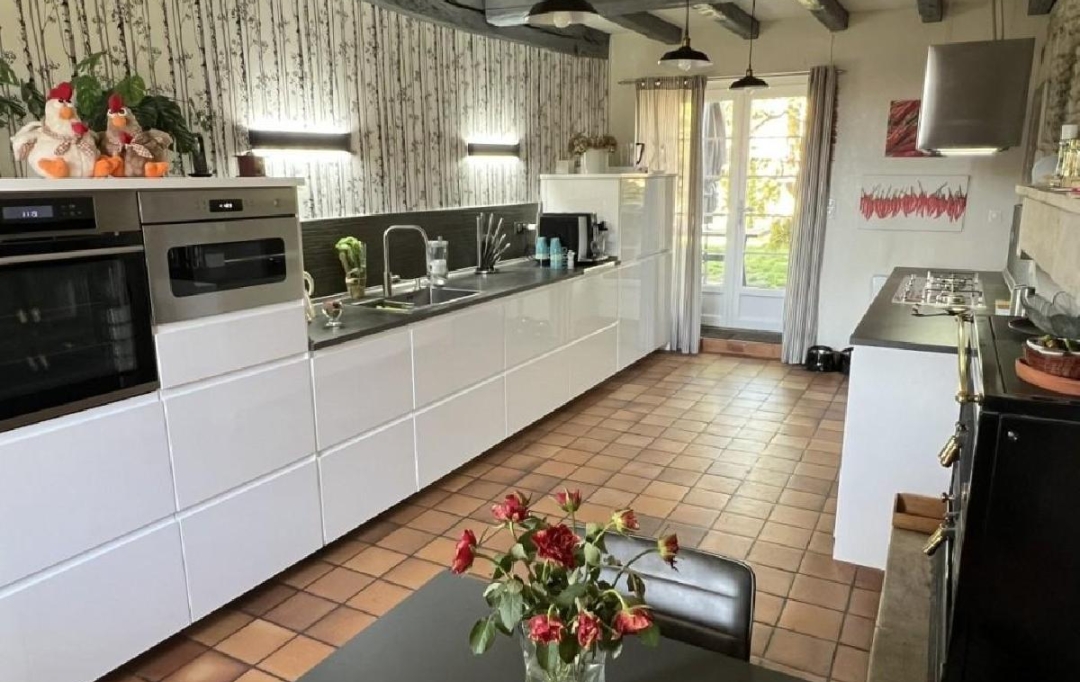 AGENCE TIC RUFFEC : Maison / Villa | RUFFEC (16700) | 218 m2 | 236 800 € 