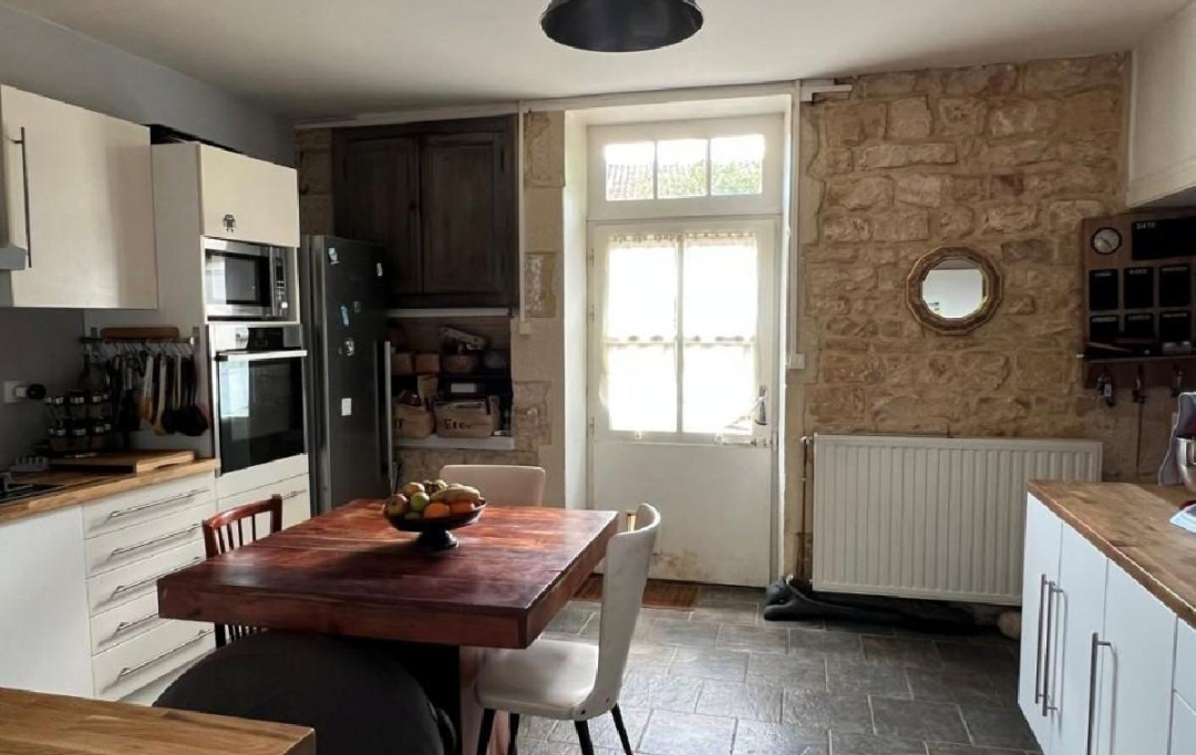 AGENCE TIC RUFFEC : Maison / Villa | SAUZE-VAUSSAIS (79190) | 273 m2 | 259 950 &euro; 