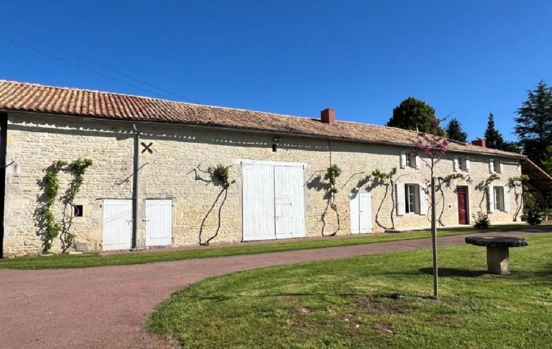 AGENCE TIC RUFFEC : Maison / Villa | SAUZE-VAUSSAIS (79190) | 293 m2 | 394 725 € 