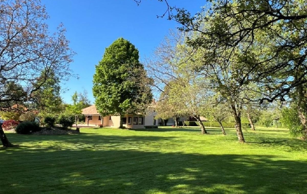 AGENCE TIC RUFFEC : Maison / Villa | SAUZE-VAUSSAIS (79190) | 293 m2 | 394 725 € 