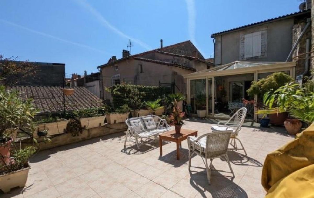 AGENCE TIC RUFFEC : Maison / Villa | RUFFEC (16700) | 212 m2 | 150 500 &euro; 