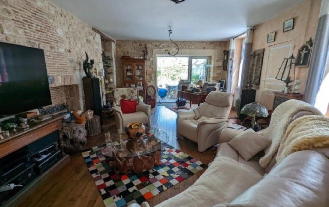 AGENCE TIC RUFFEC : Maison / Villa | RUFFEC (16700) | 212 m2 | 150 500 &euro; 