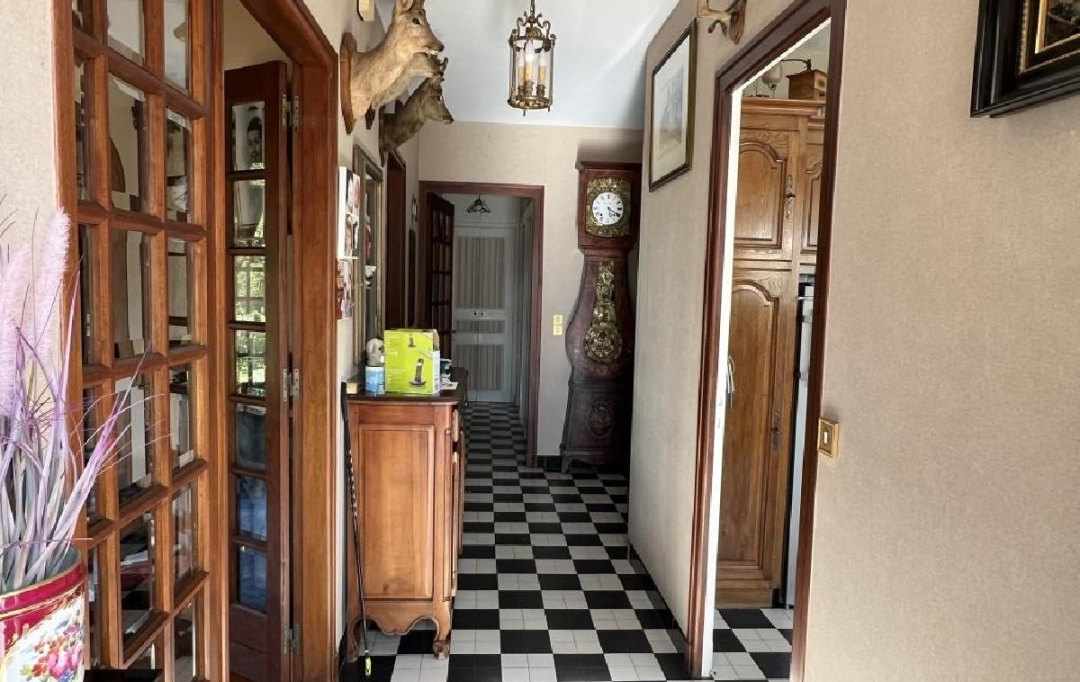 AGENCE TIC RUFFEC : House | LIZANT (86400) | 180 m2 | 162 765 € 