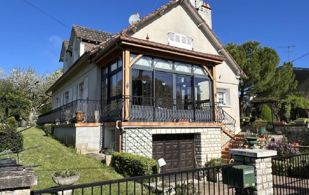 AGENCE TIC RUFFEC : House | LIZANT (86400) | 180 m2 | 162 765 € 