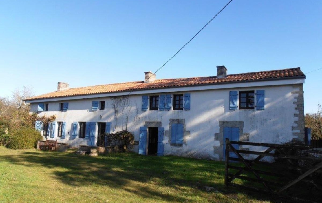 AGENCE TIC RUFFEC : Maison / Villa | LEZAY (79120) | 180 m2 | 199 950 &euro; 