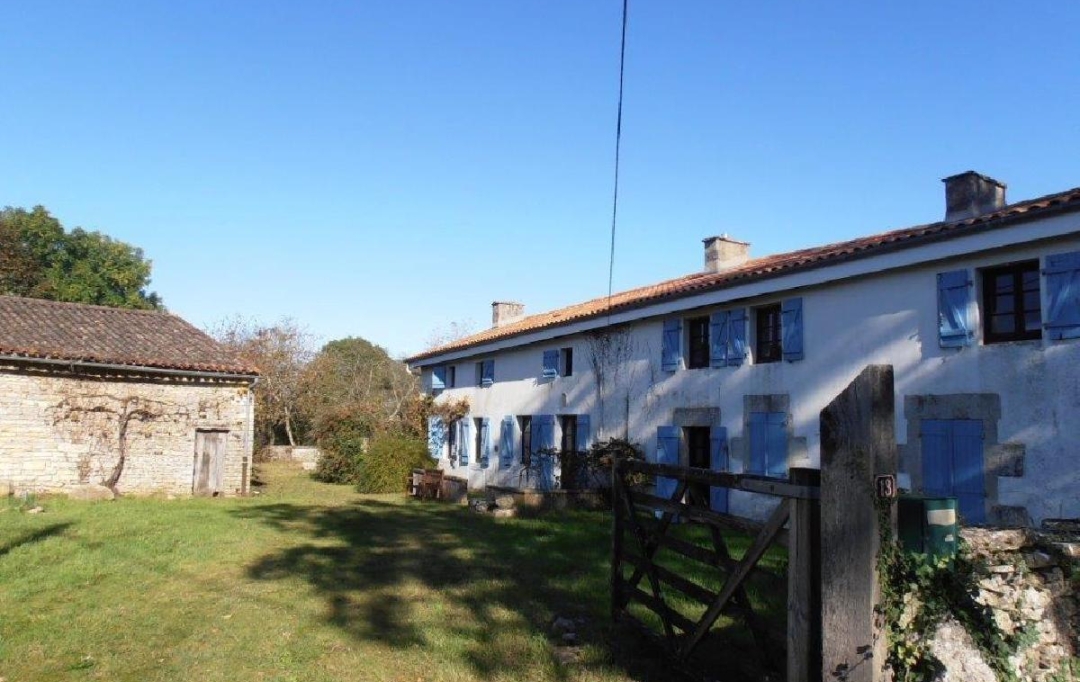 AGENCE TIC RUFFEC : Maison / Villa | LEZAY (79120) | 180 m2 | 199 950 &euro; 