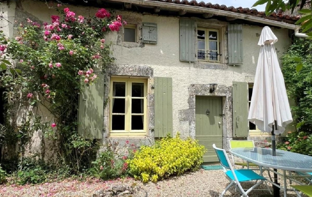 AGENCE TIC RUFFEC : Maison / Villa | CHAMPAGNE-MOUTON (16350) | 96 m2 | 80 000 € 