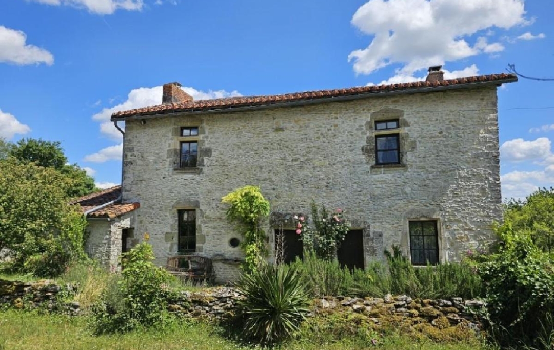 AGENCE TIC RUFFEC : Maison / Villa | SAINT-CLAUD (16450) | 135 m2 | 281 900 € 