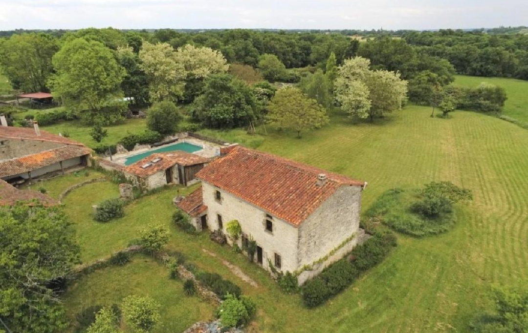 AGENCE TIC RUFFEC : Maison / Villa | SAINT-CLAUD (16450) | 135 m2 | 281 900 € 