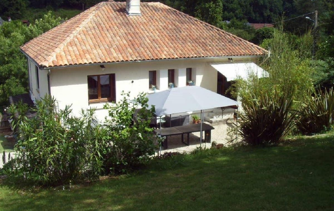 AGENCE TIC RUFFEC : Maison / Villa | CHARROUX (86250) | 129 m2 | 186 170 € 