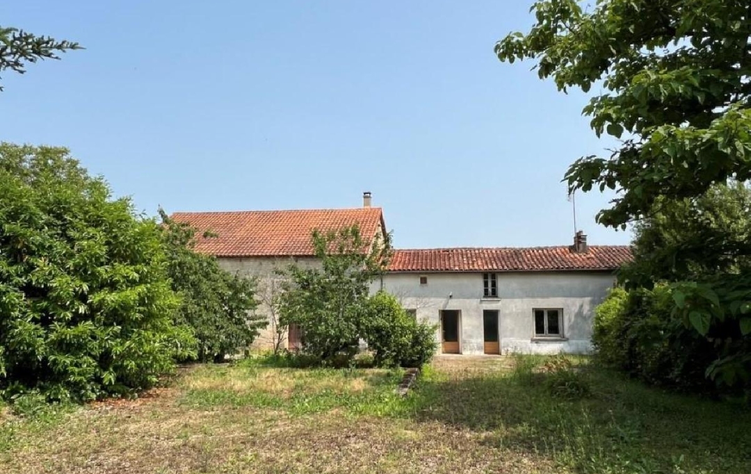 AGENCE TIC RUFFEC : House | RUFFEC (16700) | 162 m2 | 112 900 € 