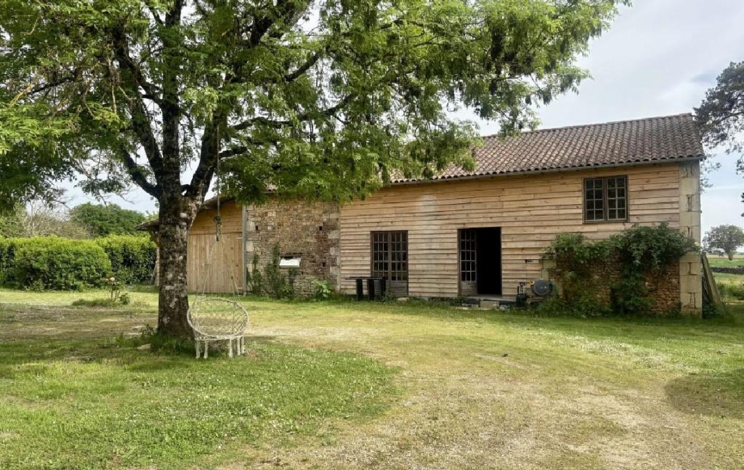 AGENCE TIC RUFFEC : Maison / Villa | LIZANT (86400) | 185 m2 | 377 890 € 