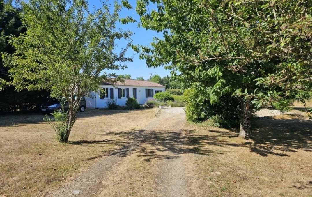 AGENCE TIC RUFFEC : Maison / Villa | BLANZAY (86400) | 110 m2 | 175 500 € 