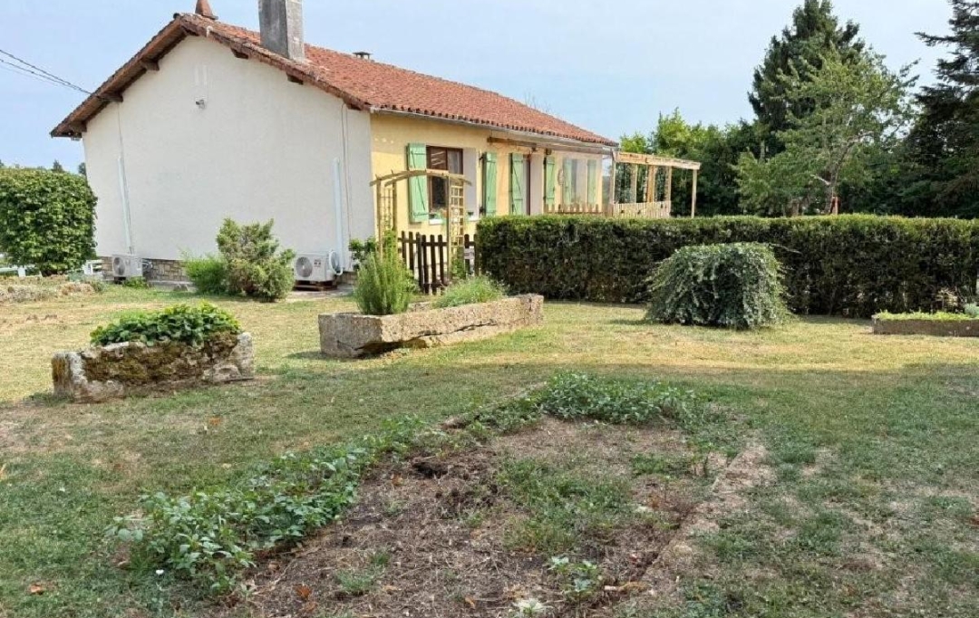 AGENCE TIC RUFFEC : Maison / Villa | CIVRAY (86400) | 81 m2 | 122 850 € 