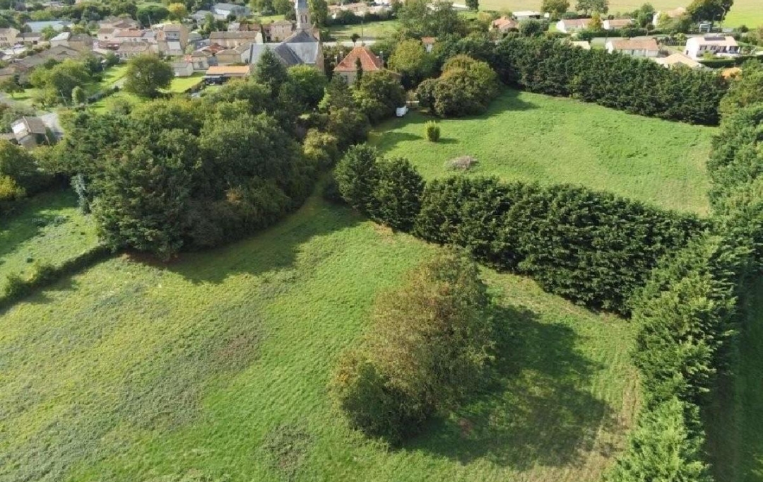 AGENCE TIC RUFFEC : Maison / Villa | COUHE (86700) | 230 m2 | 331 575 € 