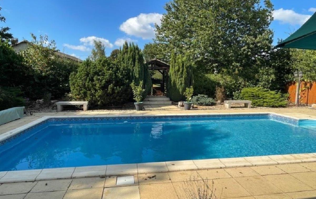 AGENCE TIC RUFFEC : Maison / Villa | SAUZE-VAUSSAIS (79190) | 305 m2 | 449 950 € 