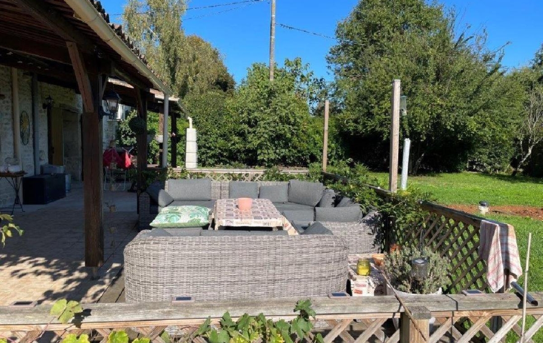 AGENCE TIC RUFFEC : Maison / Villa | SAUZE-VAUSSAIS (79190) | 305 m2 | 449 950 € 