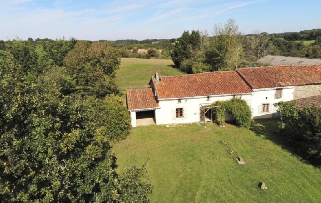 AGENCE TIC RUFFEC : Maison / Villa | CHAMPAGNE-MOUTON (16350) | 108 m2 | 80 645 &euro; 