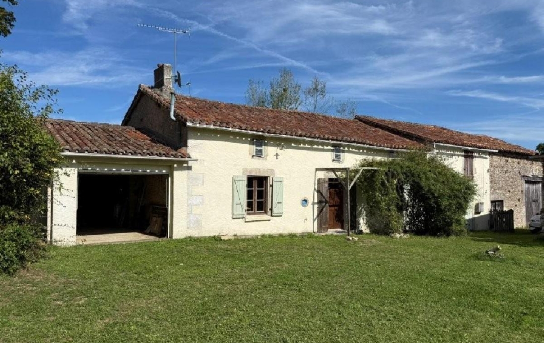 AGENCE TIC RUFFEC : Maison / Villa | CHAMPAGNE-MOUTON (16350) | 108 m2 | 80 645 &euro; 