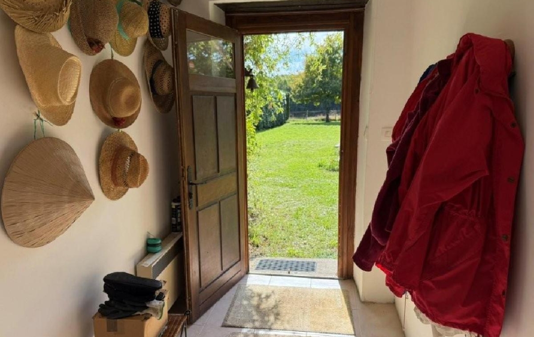 AGENCE TIC RUFFEC : Maison / Villa | CHAMPAGNE-MOUTON (16350) | 108 m2 | 80 645 &euro; 