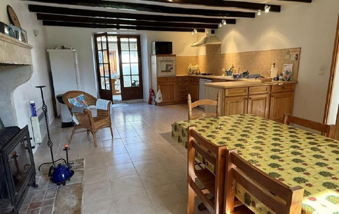 AGENCE TIC RUFFEC : Maison / Villa | CHAMPAGNE-MOUTON (16350) | 108 m2 | 80 645 &euro; 